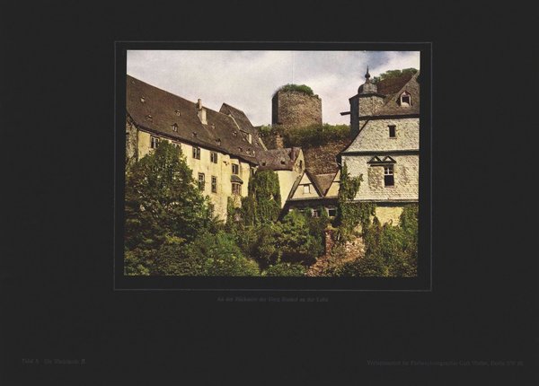 Rückseite der Burg Runkel an der Lahn, Die Rheinlande. Farbenphotographie von 1922.